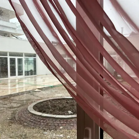 Dahlia Garden فندق غولدن ساندز