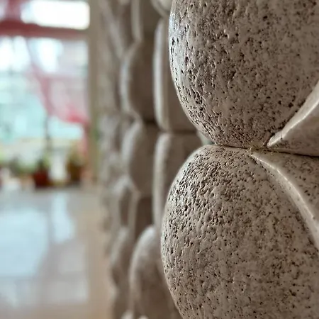 Dahlia Garden غولدن ساندز