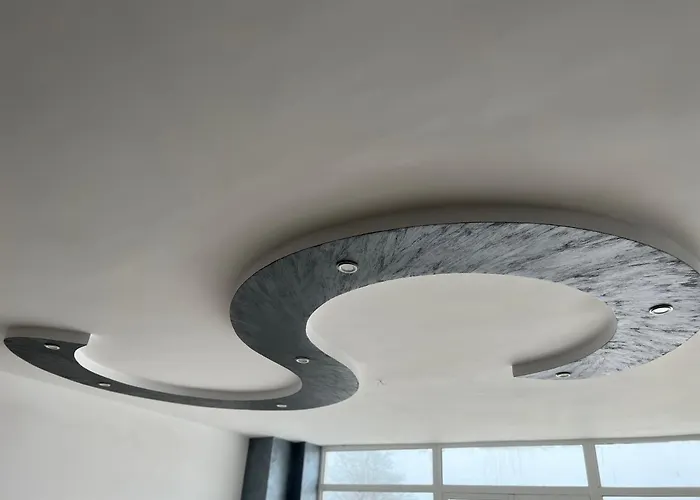 Dahlia Garden 酒店 3*