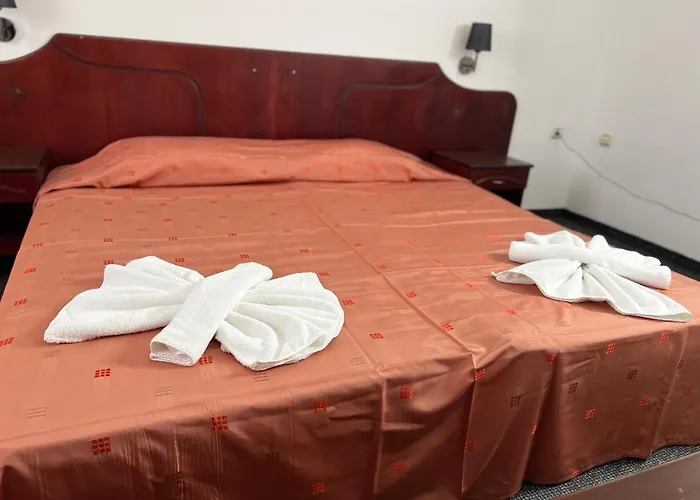 Dahlia Garden Hotel 3*