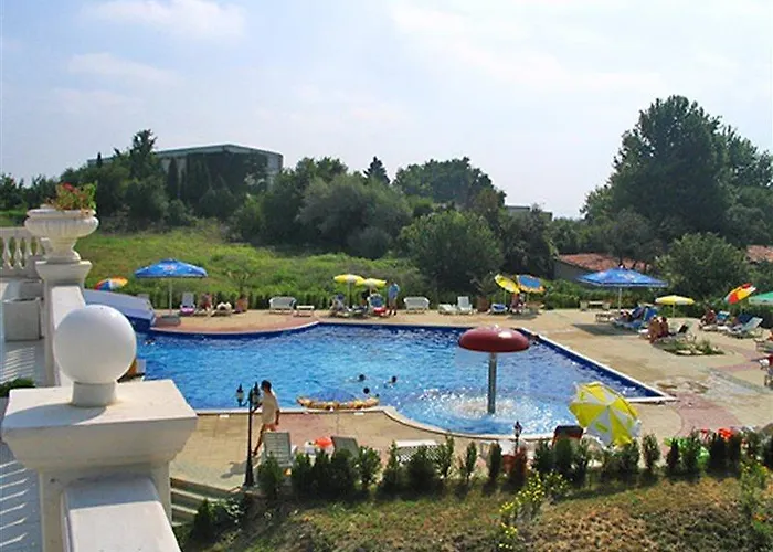 Dahlia Garden Golden Sands